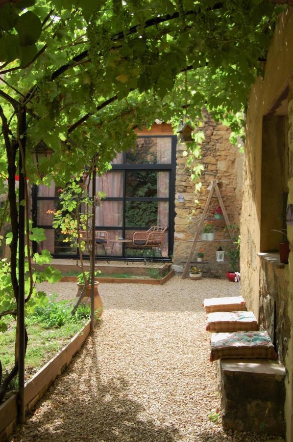 La Bucolique, Chambres Et Jardin D'Hotes Sabran エクステリア 写真