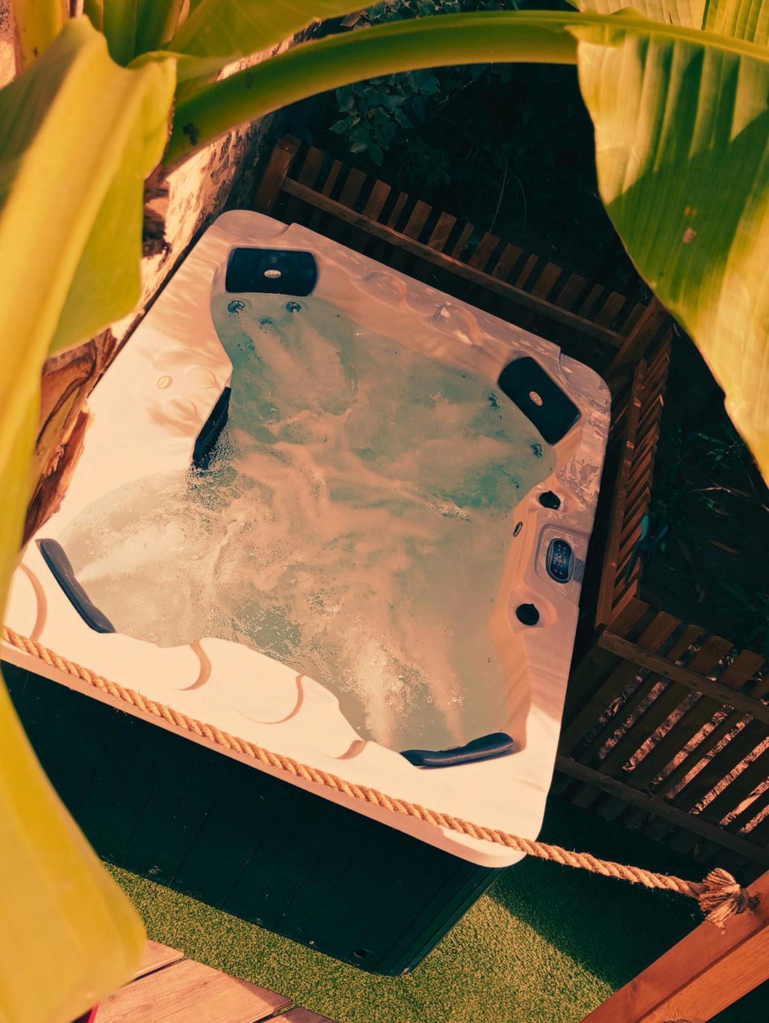 La Bucolique, Chambres Et Jardin D'Hotes Sabran エクステリア 写真