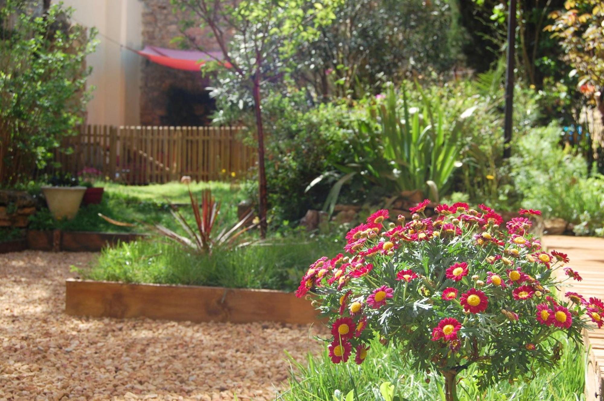 La Bucolique, Chambres Et Jardin D'Hotes Sabran エクステリア 写真