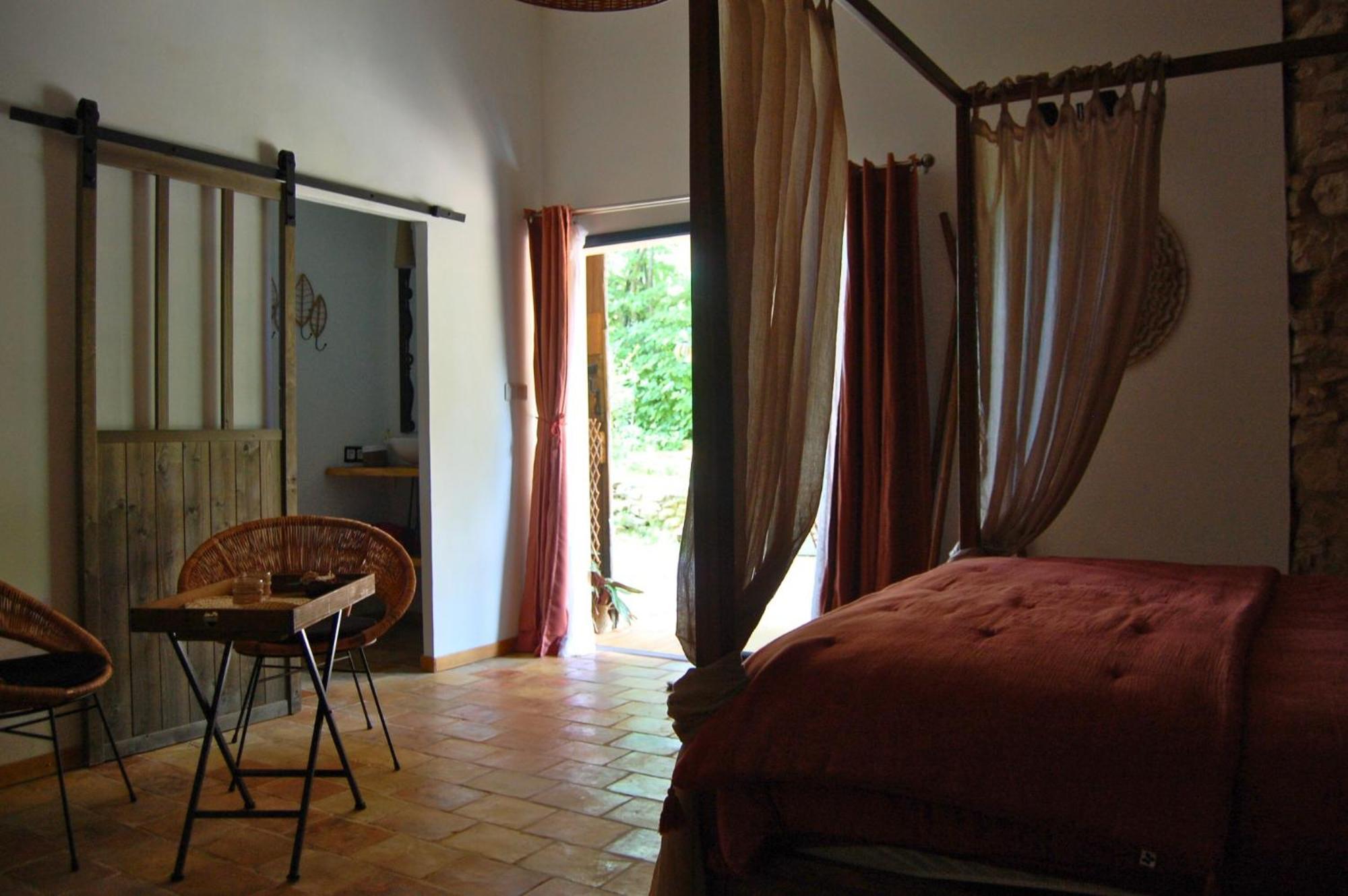 La Bucolique, Chambres Et Jardin D'Hotes Sabran エクステリア 写真