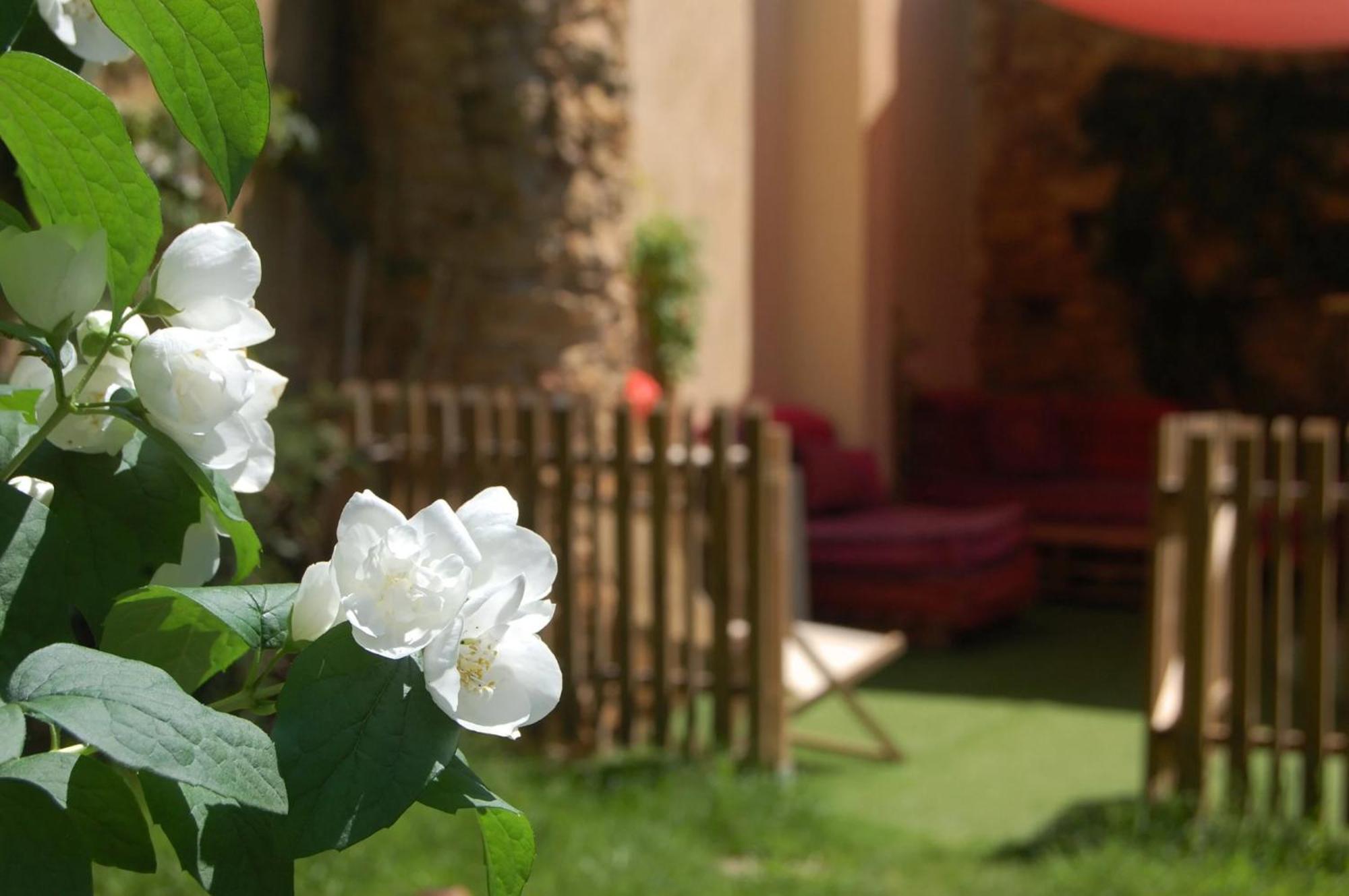 La Bucolique, Chambres Et Jardin D'Hotes Sabran エクステリア 写真